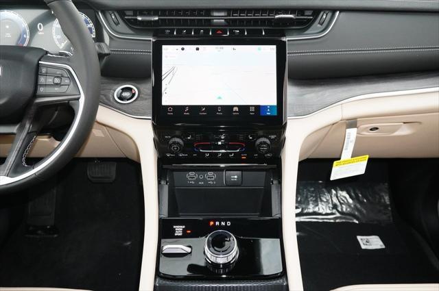 new 2025 Jeep Grand Cherokee car, priced at $40,604