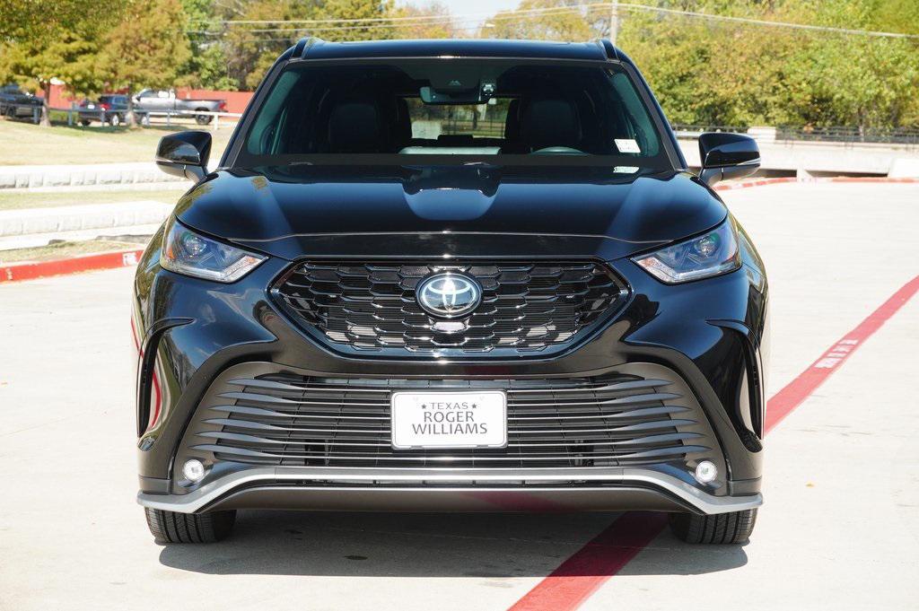 used 2024 Toyota Highlander car, priced at $39,888