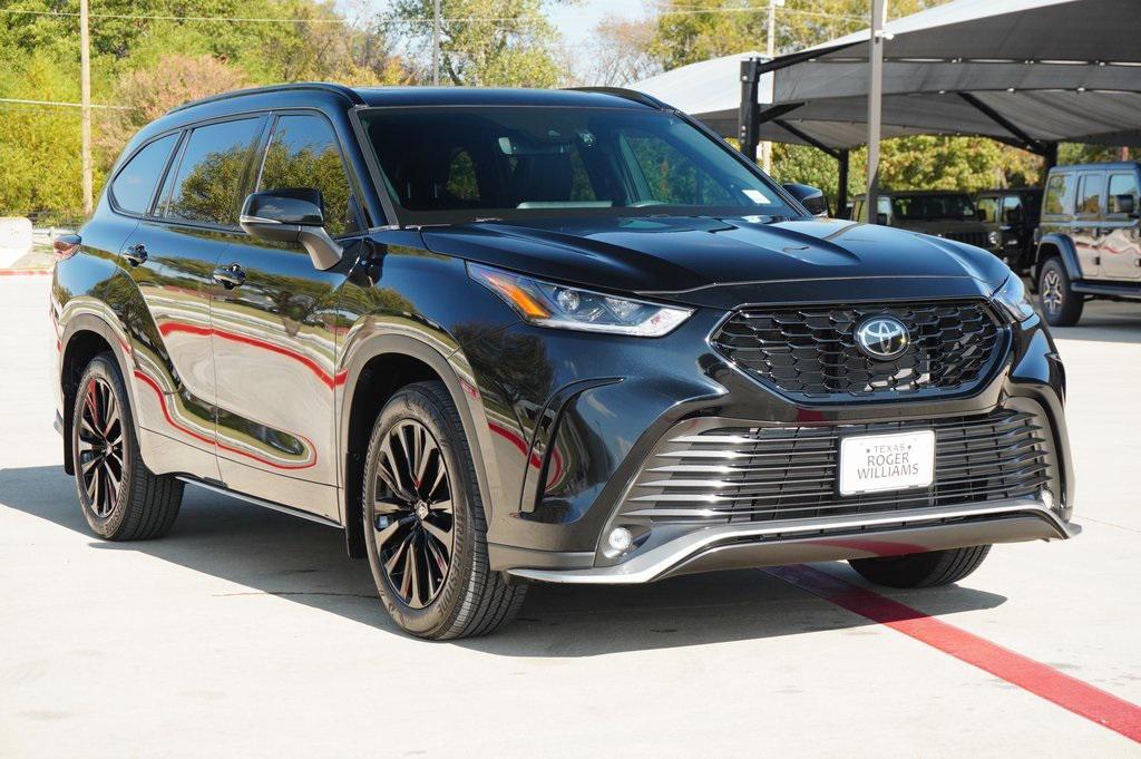used 2024 Toyota Highlander car, priced at $39,888