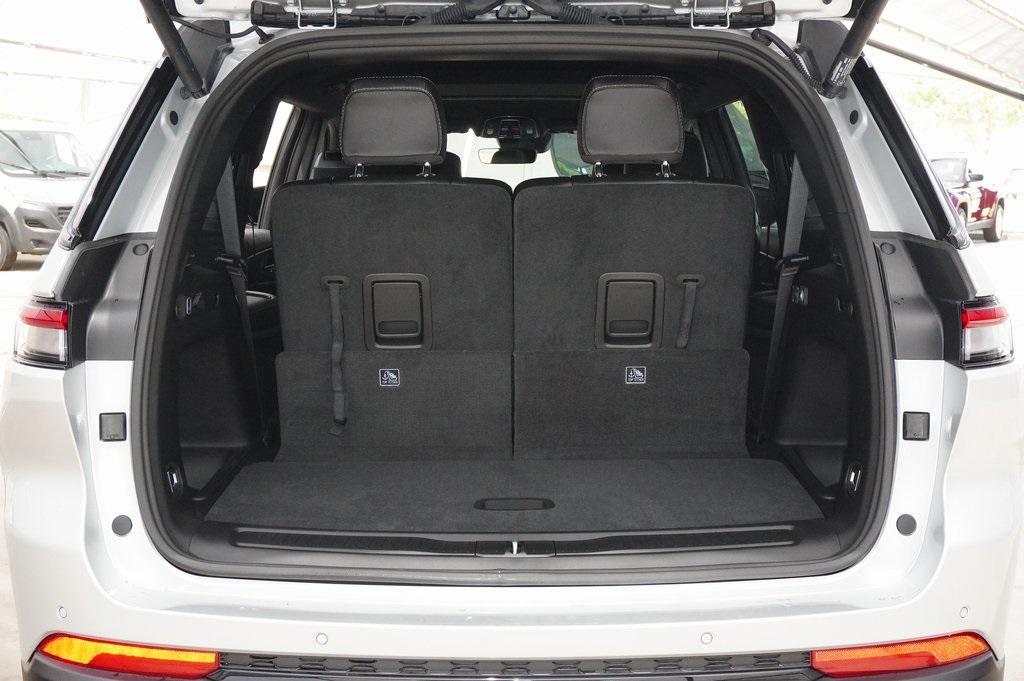 new 2025 Jeep Grand Cherokee L car, priced at $45,565