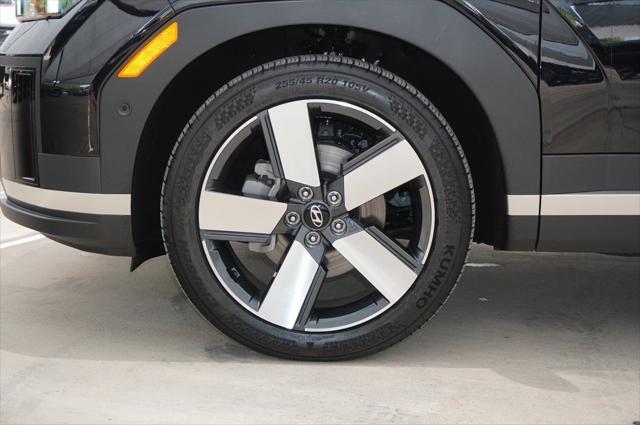used 2024 Hyundai Santa Fe car, priced at $38,999