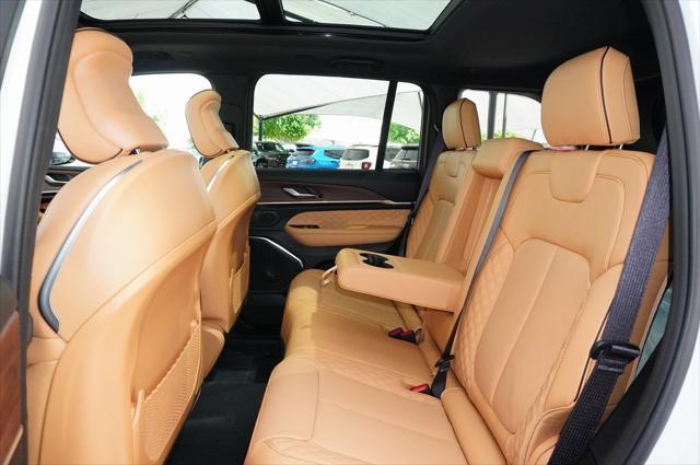 new 2025 Jeep Grand Cherokee car, priced at $58,962