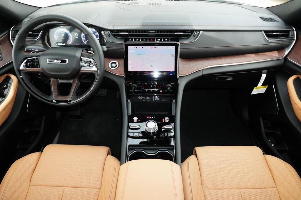 new 2025 Jeep Grand Cherokee car, priced at $57,722