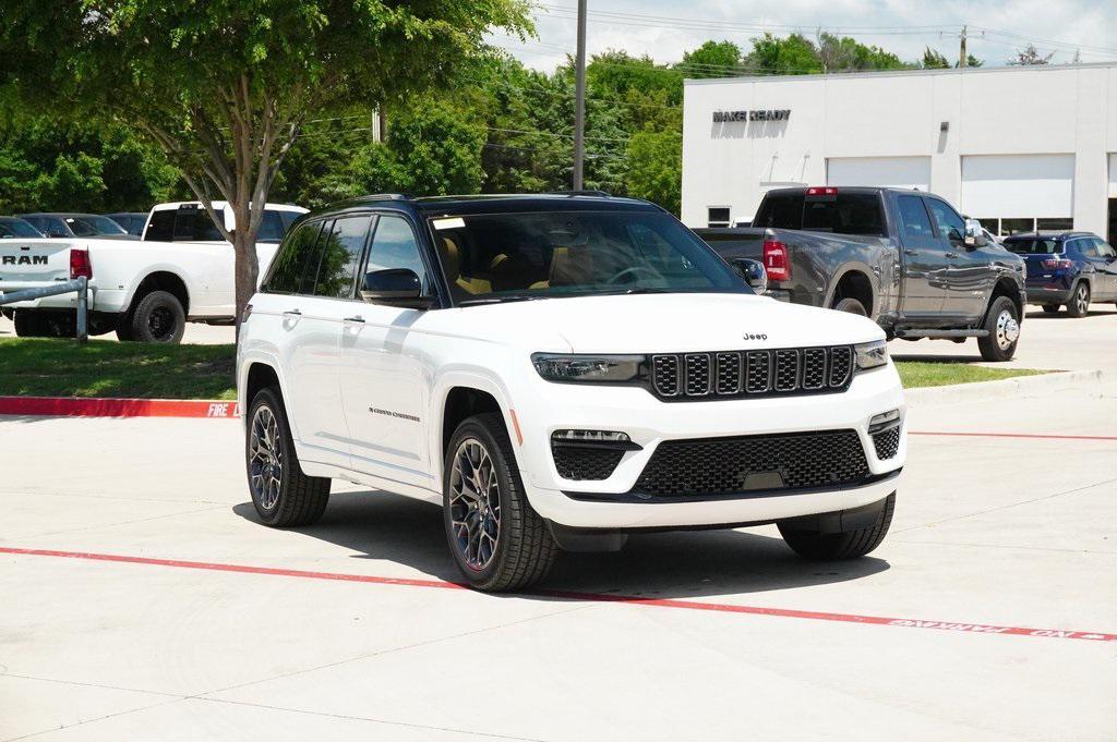 new 2025 Jeep Grand Cherokee car, priced at $57,722