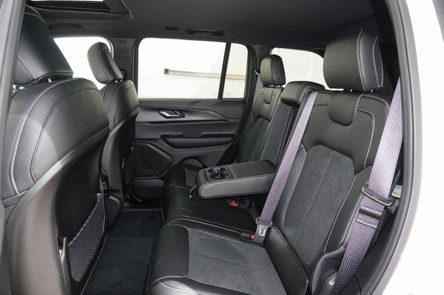 new 2025 Jeep Grand Cherokee car, priced at $40,216
