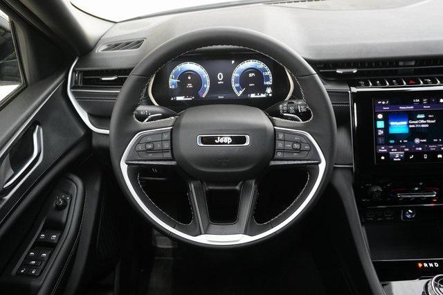 new 2025 Jeep Grand Cherokee car, priced at $40,216