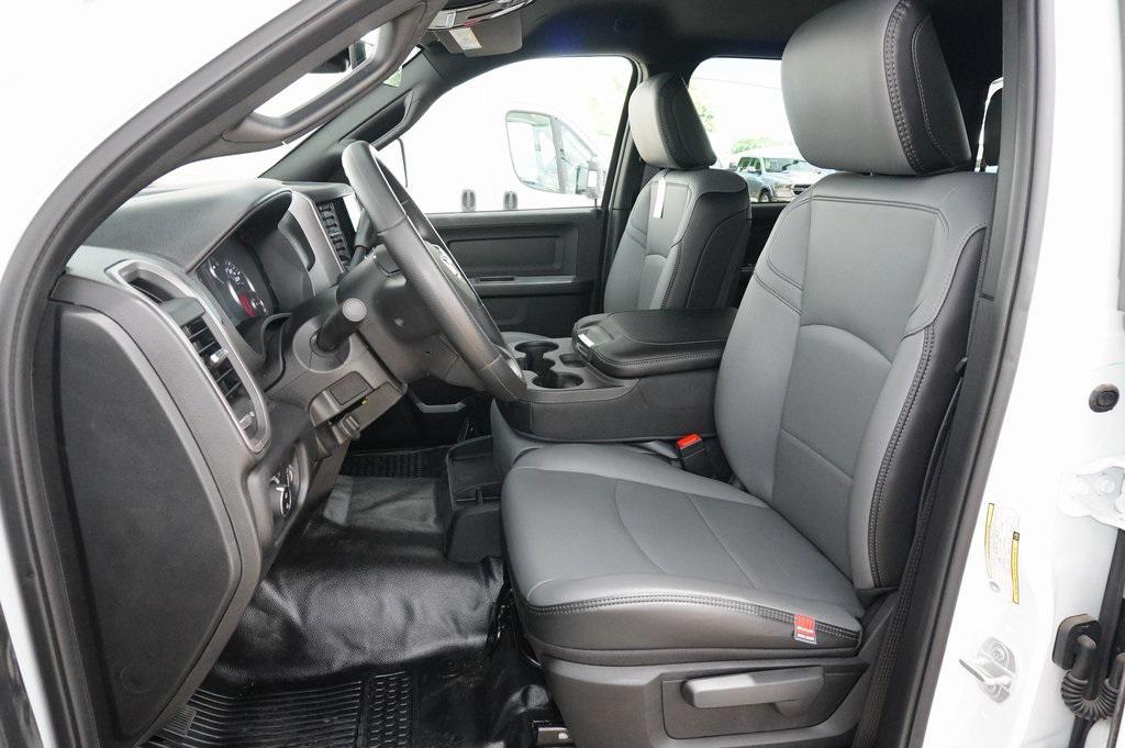 new 2025 Ram 3500 car, priced at $60,523