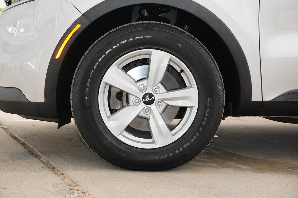 used 2022 Kia Sorento car, priced at $21,999