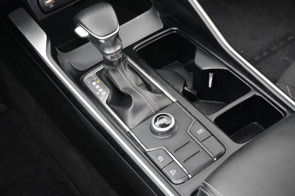 used 2022 Kia Sorento car, priced at $21,999