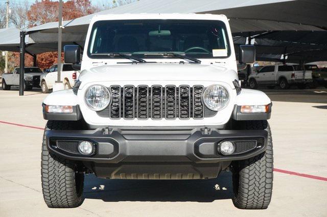 new 2025 Jeep Gladiator car, priced at $41,290