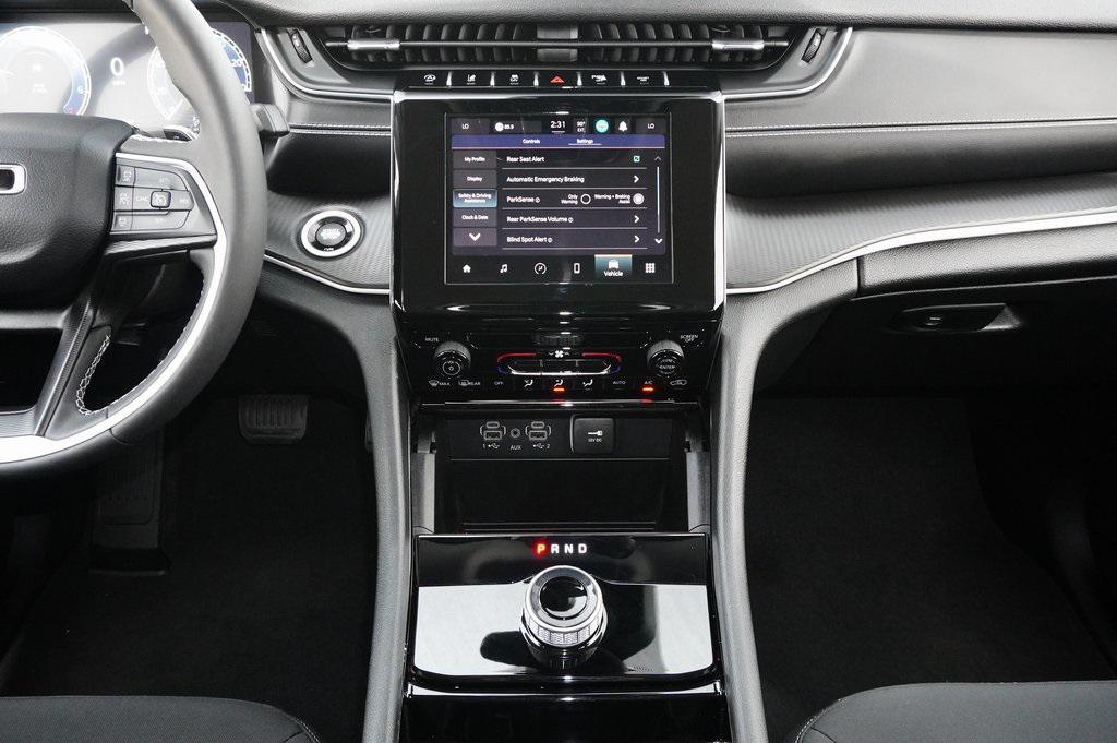 used 2023 Jeep Grand Cherokee car, priced at $28,999