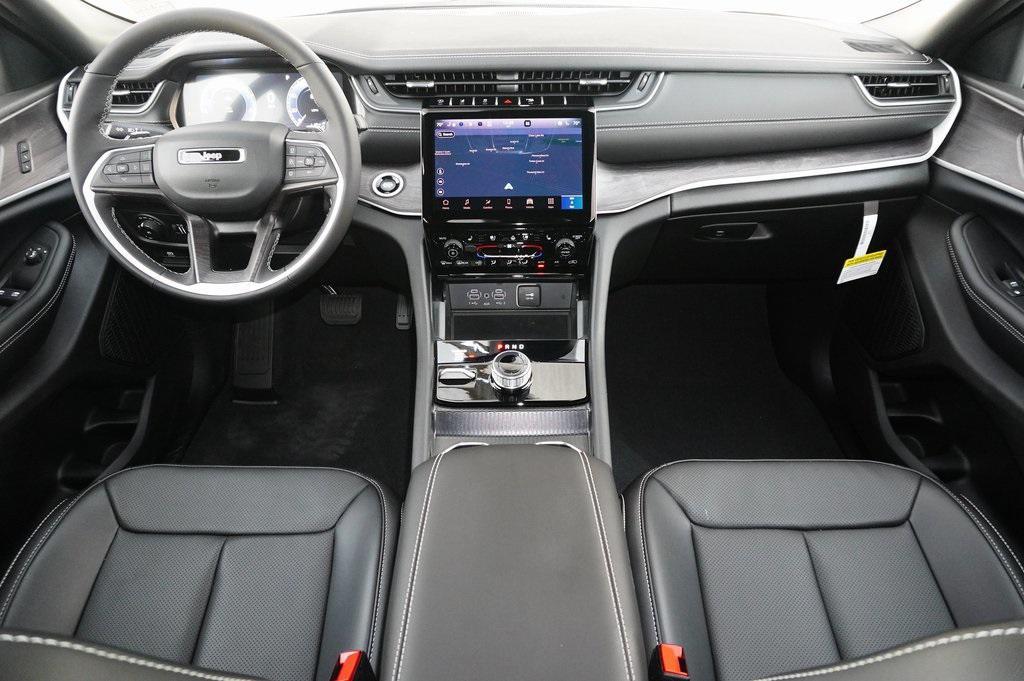 new 2025 Jeep Grand Cherokee L car, priced at $51,068