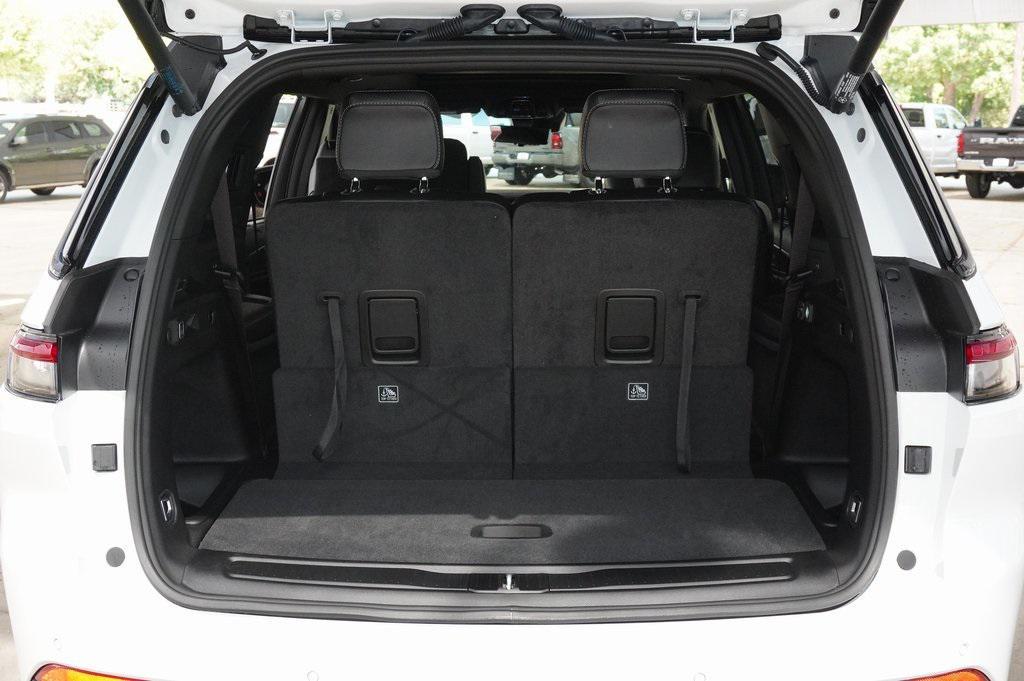 new 2025 Jeep Grand Cherokee L car, priced at $51,068