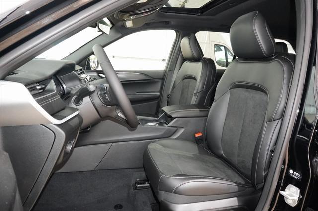 new 2025 Jeep Grand Cherokee car, priced at $42,730
