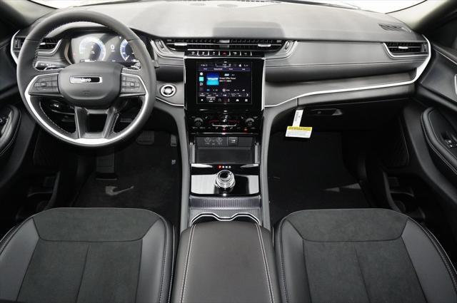 new 2025 Jeep Grand Cherokee car, priced at $42,730