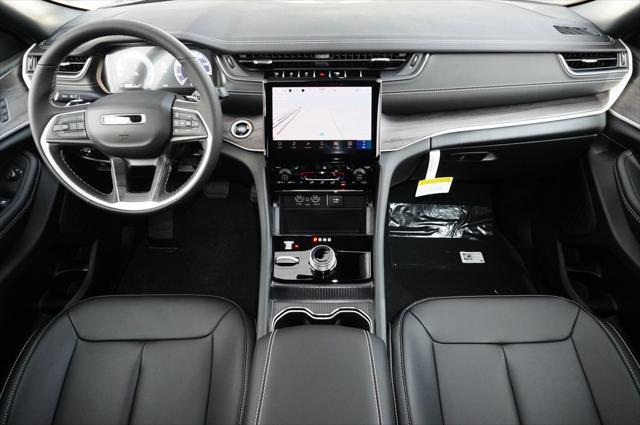 new 2025 Jeep Grand Cherokee car, priced at $44,929