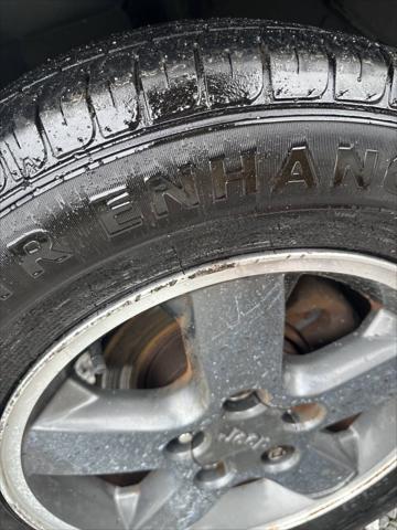 used 2004 Jeep Grand Cherokee car, priced at $4,599