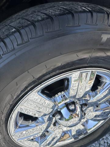 used 2004 Ford Expedition car, priced at $3,599