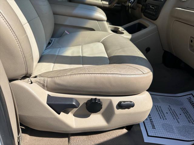 used 2004 Ford Expedition car, priced at $3,599