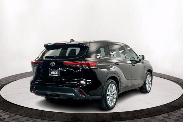 used 2021 Toyota Highlander car, priced at $39,069