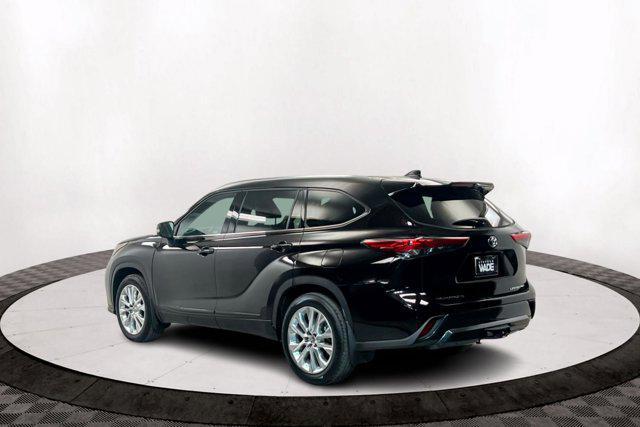 used 2021 Toyota Highlander car, priced at $39,069