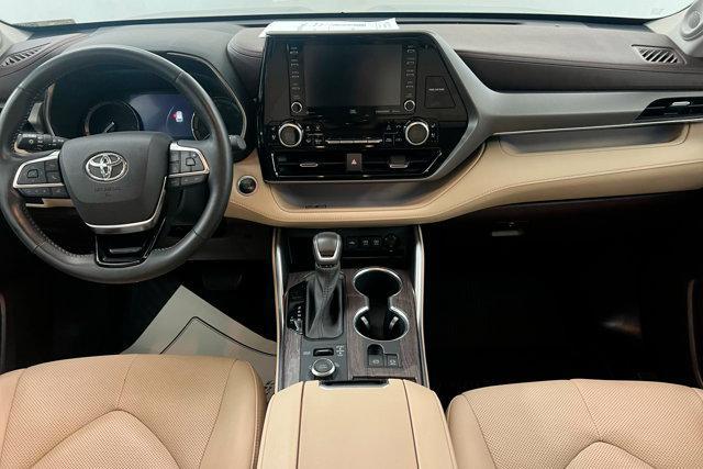 used 2021 Toyota Highlander car, priced at $39,069