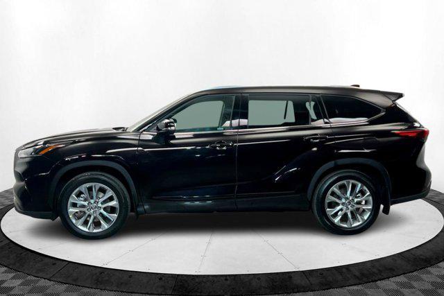 used 2021 Toyota Highlander car, priced at $39,069