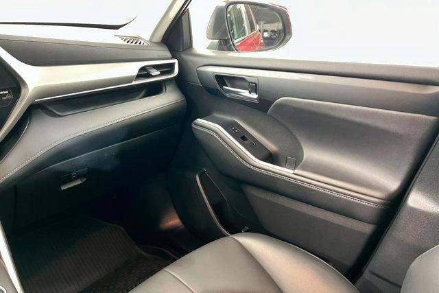 used 2024 Toyota Highlander car, priced at $46,201