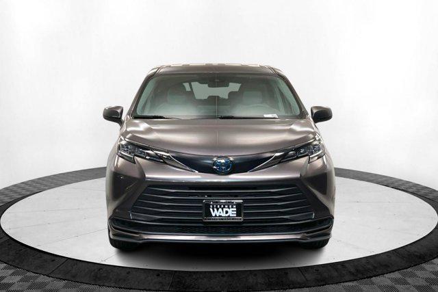 used 2022 Toyota Sienna car, priced at $35,963