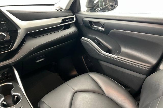 used 2021 Toyota Highlander car, priced at $36,842
