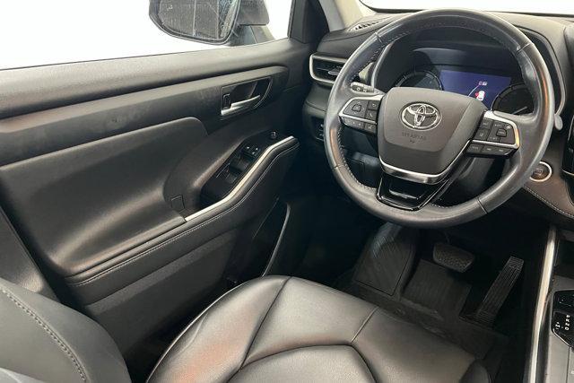 used 2021 Toyota Highlander car, priced at $36,842