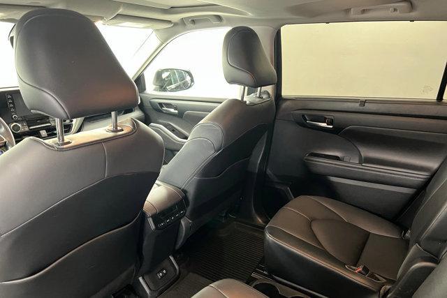 used 2021 Toyota Highlander car, priced at $36,842