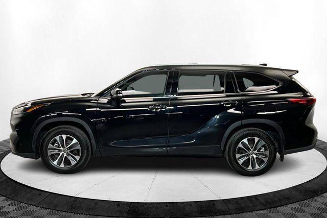 used 2022 Toyota Highlander car, priced at $33,985