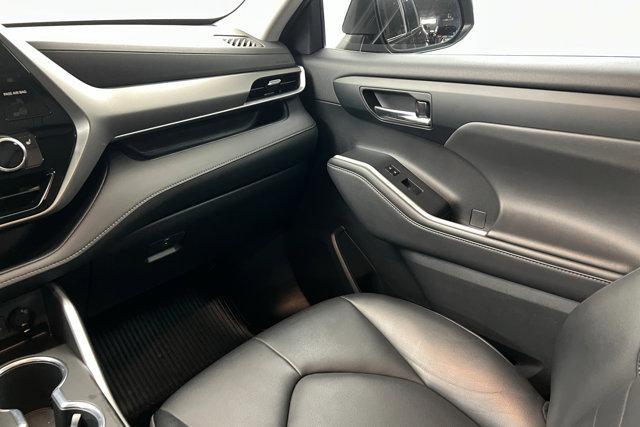 used 2022 Toyota Highlander car, priced at $33,985