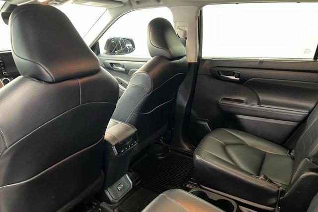used 2022 Toyota Highlander car, priced at $33,985