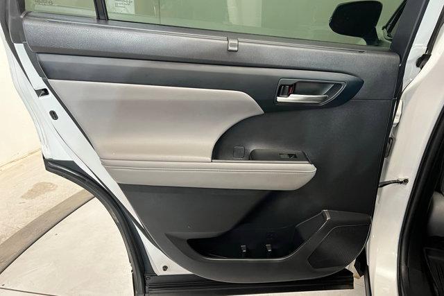used 2022 Toyota Highlander car, priced at $33,932