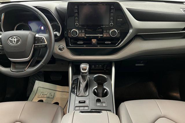 used 2022 Toyota Highlander car, priced at $33,932