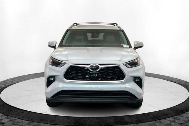 used 2022 Toyota Highlander car, priced at $33,932