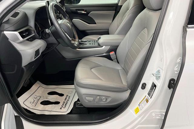 used 2022 Toyota Highlander car, priced at $33,932