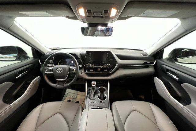 used 2022 Toyota Highlander car, priced at $33,932