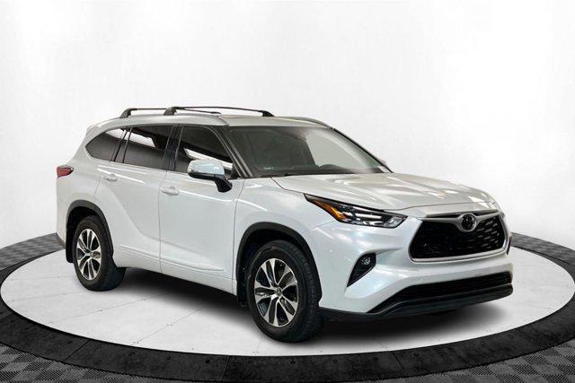 used 2022 Toyota Highlander car, priced at $33,932