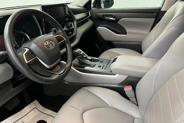 used 2022 Toyota Highlander car, priced at $33,932
