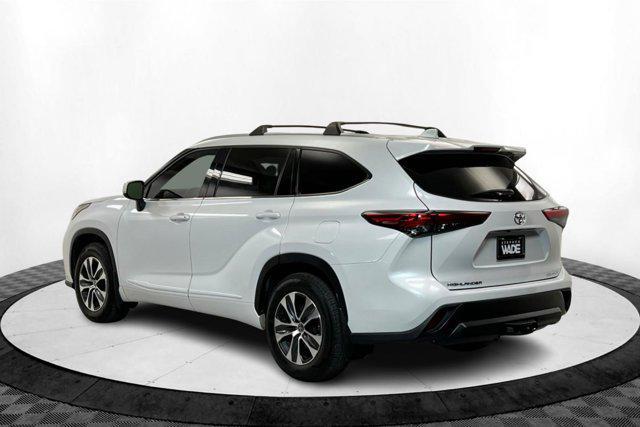 used 2022 Toyota Highlander car, priced at $33,932