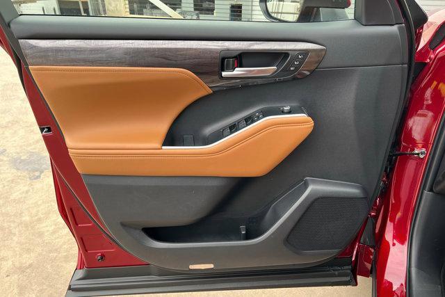 new 2026 Toyota Highlander car, priced at $56,207