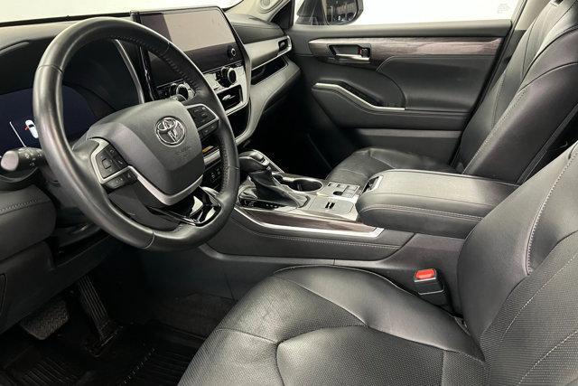 used 2023 Toyota Highlander Hybrid car, priced at $46,025