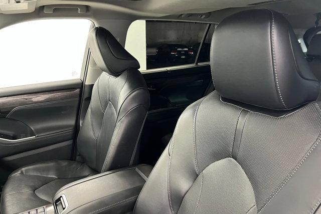 used 2023 Toyota Highlander Hybrid car, priced at $46,025