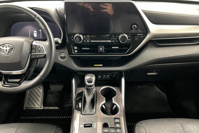 used 2023 Toyota Highlander Hybrid car, priced at $46,025