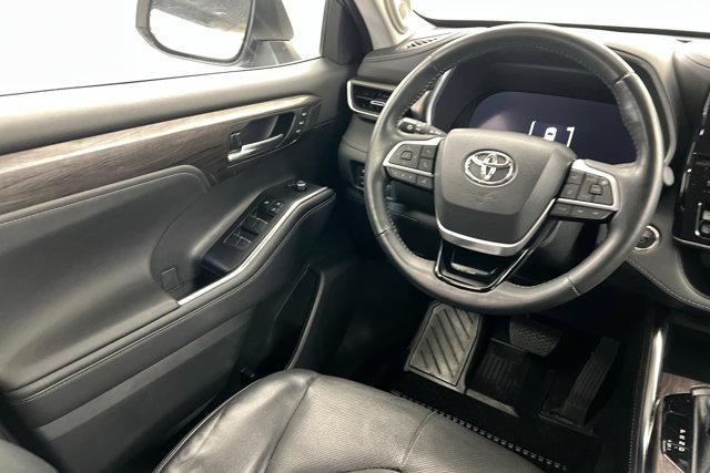 used 2023 Toyota Highlander Hybrid car, priced at $46,025
