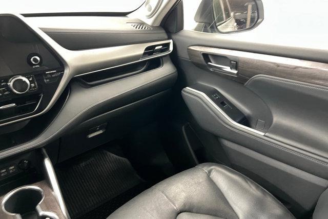 used 2023 Toyota Highlander Hybrid car, priced at $46,025