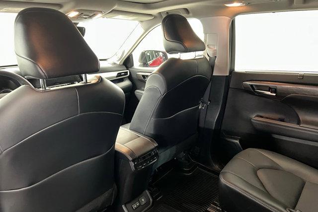 used 2022 Toyota Highlander car, priced at $45,802